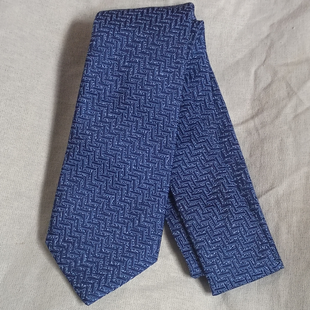 ❤️NWOT DAVID DONAHUE Blue Hand Woven Silk Zig Zag Tie